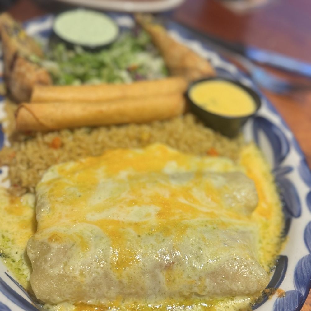 Gringo's Mexican Kitchen - Mariachi combo plate - Mexican Near Me - Spring, Texas