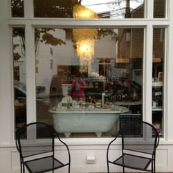 Vineyard Bath - storefront.