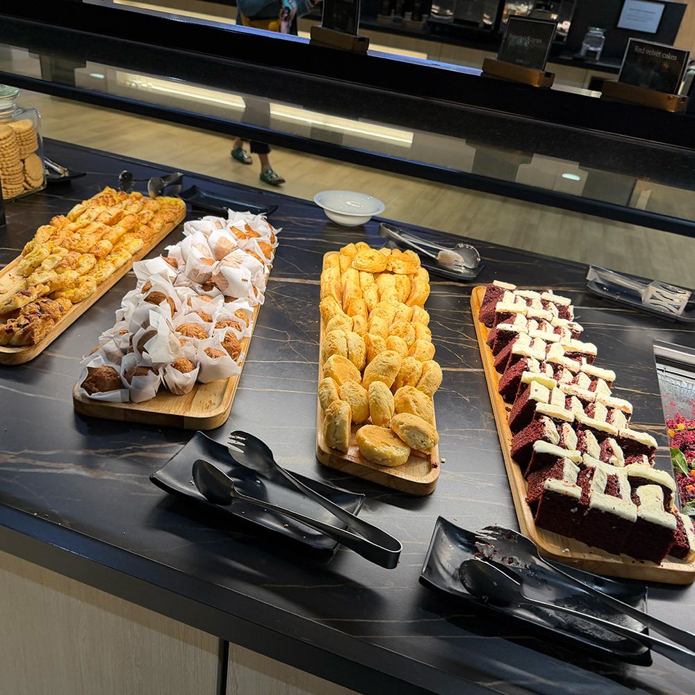 Strata Lounge - Food - Airport Lounges Near Me - Auckland, AUK