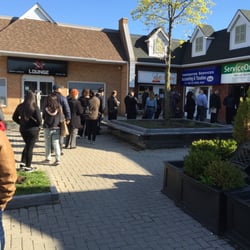ServiceOntario - 9:30 am on a Tuesday.