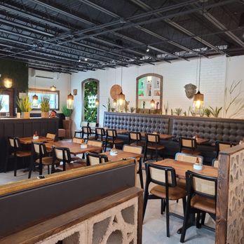 Dos Mas Taco & Tequila Bar - Tacos Near Me - Vinton, Virginia
