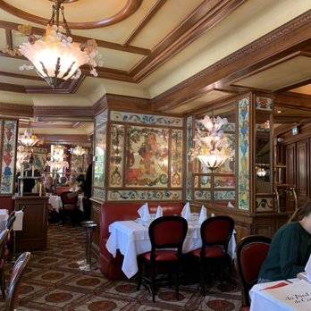 Au Pied de Cochon - The dining room upstairs - Seafood Near Me - Paris, 75