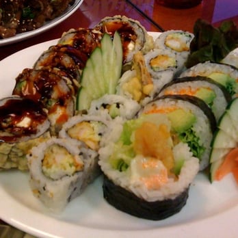 Rolls N Bowls - Crunch, E.T., and Spider Maki - Sushi Bars Near Me - Chicago, Illinois Rolls N Bowls - Crunch, E.T., and Spider Maki - Sushi Bars Near Me - Chicago, Illinois