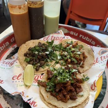 El Tragon Taqueria - Mexican Near Me - Chicago, Illinois