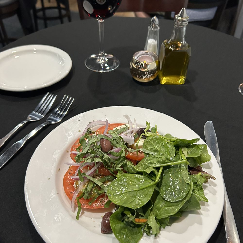 Show Me Chuy’s - Caprese Salad - Italian Near Me - Springfield, Missouri Show Me Chuy’s - Caprese Salad - Italian Near Me - Springfield, Missouri
