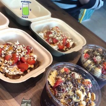 Earthbar - Açaí Bowl (Classic) & paleo berries n creme bowl - Juice Bars & Smoothies Near Me - Berkeley, California Earthbar - Açaí Bowl (Classic) & paleo berries n creme bowl - Juice Bars & Smoothies Near Me - Berkeley, California