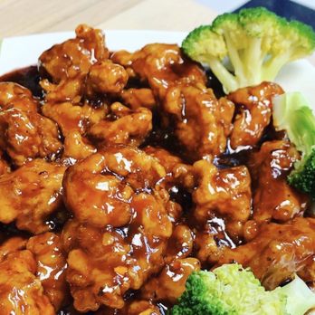 Chef Lau - General Tso's chicken - Cantonese Near Me - Amherst, Massachusetts
