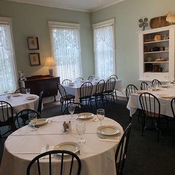Beaver House Restaurant - Inside - Bed & Breakfast Near Me - Statesboro, Georgia