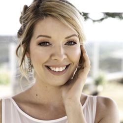 Blush Yosemite Makeup & Hair - Photo:
Makeup & hair: Melanie Lopez