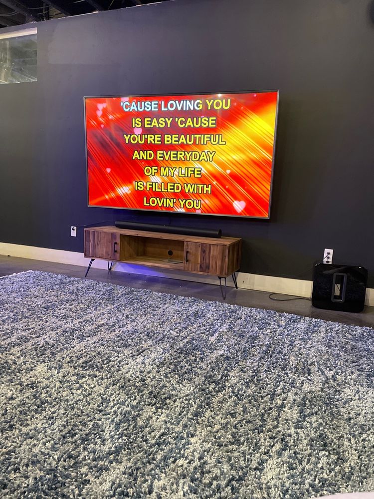 Heart & Seoul Karaoke Image