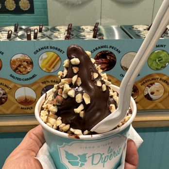 La Diperie - Ice Cream & Frozen Yogurt Near Me - Toronto, Ontario La Diperie - Ice Cream & Frozen Yogurt Near Me - Toronto, Ontario