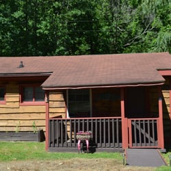 Smoky View Cottages & RV Resort - Cabin 118- 1 Bedroom with king bed and attached full bath. Full kitchen, creek side with beautiful mountain view.