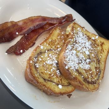 Eggs Up Grill - Waffles Near Me - Clarksville, Tennessee