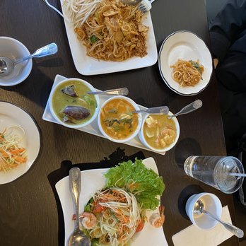 Kanok Thai Bistro - 1. Pad Thai, 9. Chicken Curry Trio, 4. Green Papaya Salad - Thai Near Me - Costa Mesa, California Kanok Thai Bistro - 1. Pad Thai, 9. Chicken Curry Trio, 4. Green Papaya Salad - Thai Near Me - Costa Mesa, California