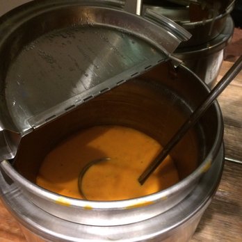 Servisair Chinook Lounge - Umm. Who's minding the soup pot ?? - Airport Lounges Near Me - Calgary, Alberta