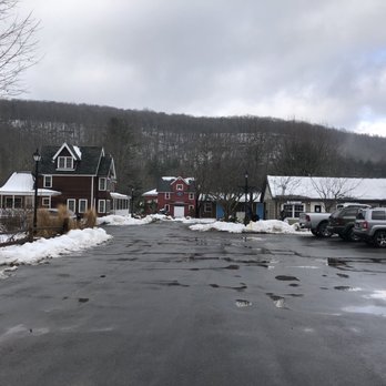 Blue Hill Catskills - Hotels Near Me - Claryville, New York