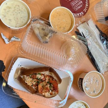 Pike Place Chowder - 4-Cup Chowder Sampler and lobster roll - Seafood Near Me - Seattle, Washington Pike Place Chowder - 4-Cup Chowder Sampler and lobster roll - Seafood Near Me - Seattle, Washington