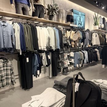Lululemon - East Rutherford - Women's Clothing Near Me - East Rutherford, New Jersey