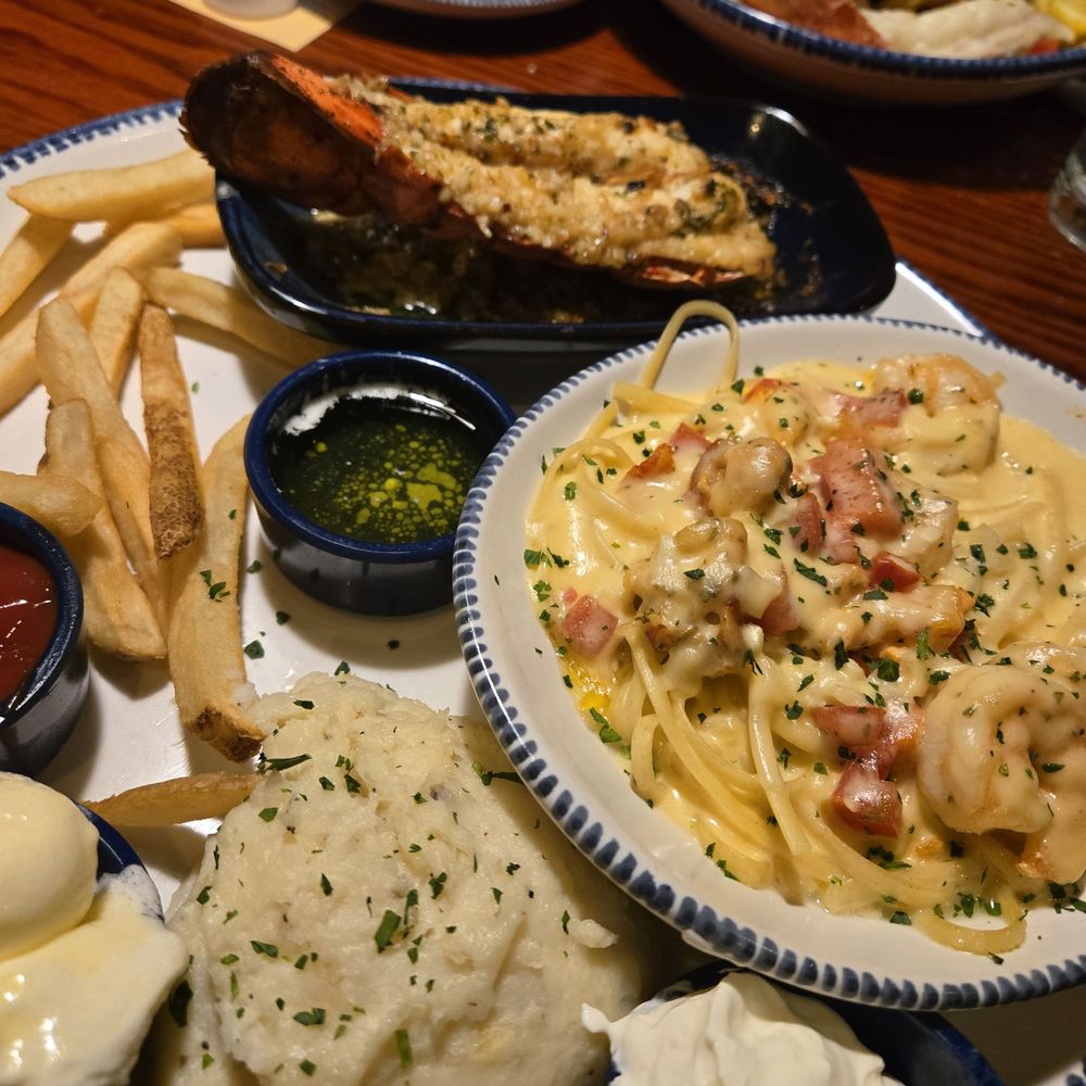 Red Lobster - Seafood Near Me - South Plainfield, New Jersey