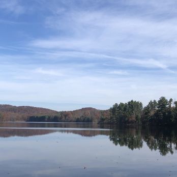 Lake Bethany - Lake Bethany - Parks Near Me - Bethany, Connecticut