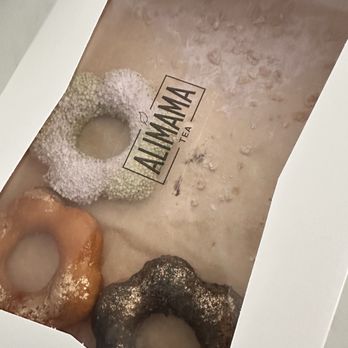 AlimamaTea - Left lovers that nobody wants. Kids only had a few bites and threw it out. - Desserts Near Me - New York, New York