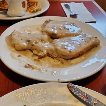 Creekside Garden Cafe - The "side" of biscuits and gravy was huge! - Breakfast & Brunch Near Me - Cambria, California