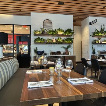 North Italia - Inside. Comfortable seating - Italian Near Me - Cerritos, California North Italia - Inside. Comfortable seating - Italian Near Me - Cerritos, California