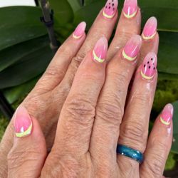 Happy Nails and Spa