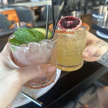 Hendos Barrel House - Cocktails - Steakhouses Near Me - Temecula, California