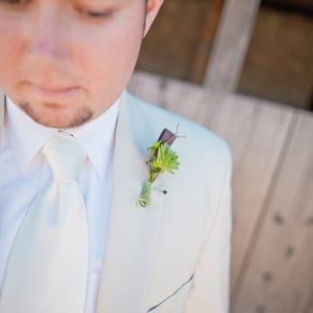 Flowers by Kim - Groom's Boutonniere - Florists Near Me - Paso Robles, California
