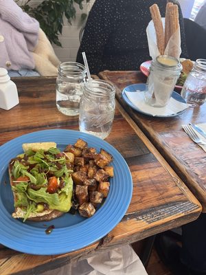 Henry’s On Clay by null