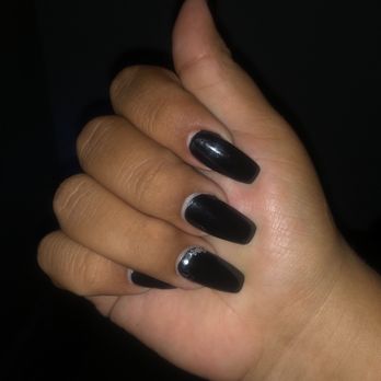 La Nails - The few rhinestones that didn't fall off are barley hanging on - Nail Salons Near Me - Los Angeles, California