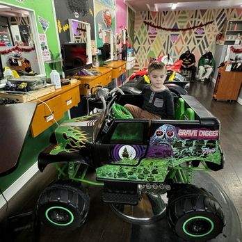 Family Cutz - Monster truck chair! - Kids Hair Salons Near Me - Paramount, California