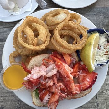 Boston Sail Loft - Lobster roll with butter and onion rings - Bars Near Me - Boston, Massachusetts Boston Sail Loft - Lobster roll with butter and onion rings - Bars Near Me - Boston, Massachusetts