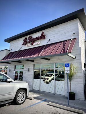 La Segunda Bakery and Cafe by null