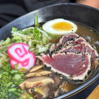 Ama - Ahi tuna ramen - Cocktail Bars Near Me - Hanalei, Hawaii