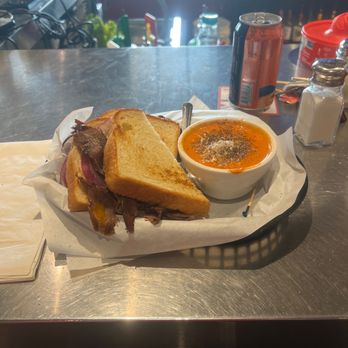 Palmer Alehouse - Beefy Cheese Melt with Tomato Basil soup. - American Near Me - Palmer, Alaska Palmer Alehouse - Beefy Cheese Melt with Tomato Basil soup. - American Near Me - Palmer, Alaska