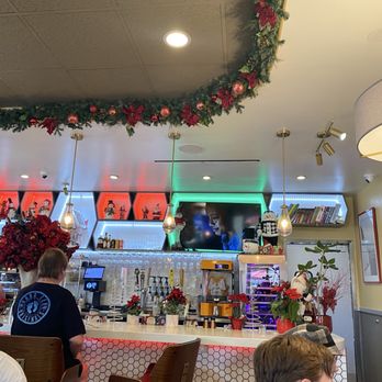 Red Maple - Holiday decor at cafe bar - Cafes Near Me - Los Angeles, California Red Maple - Holiday decor at cafe bar - Cafes Near Me - Los Angeles, California