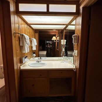 The Pines Resort - Downstairs sink area - Resorts Near Me - Bass Lake, California The Pines Resort - Downstairs sink area - Resorts Near Me - Bass Lake, California