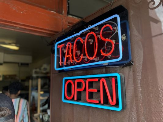 Lilly's Taqueria by null