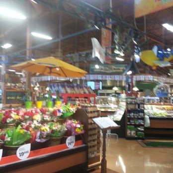 IGA Extra - the inside of a grocery store - Grocery Near Me - Brossard, Quebec