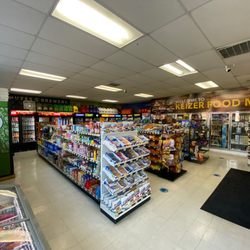 Keizer VP Racing Fuels - Inside Store