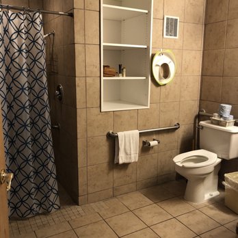 Algonkian Regional Park and Golf Course - Cottage #3 bathroom - Golf Near Me - Sterling, Virginia Algonkian Regional Park and Golf Course - Cottage #3 bathroom - Golf Near Me - Sterling, Virginia