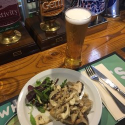 Old Bear Inn - Perfect 6L lunch. Shiitakes, Hen of the Woods and Oyster mushrooms perfectly tender in a garlic butter sauce. MASSIVE win for the !
