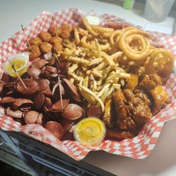 The Oasis Pub & Eatery - The Chllenge Platter. Very Delicious n Fun!!!