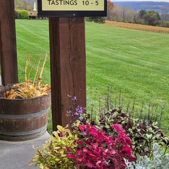 Keuka Spring Vineyards - Outside, just beautiful - Wineries Near Me - Penn Yan, New York Keuka Spring Vineyards - Outside, just beautiful - Wineries Near Me - Penn Yan, New York
