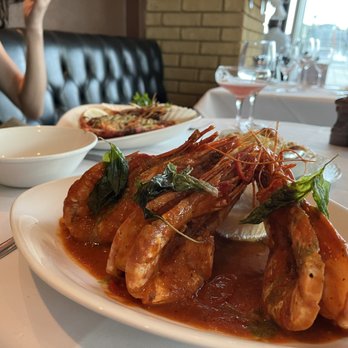 Smith's Of Wapping - Pan fried whole giant tiger prawns - Brasseries Near Me - London, XGL