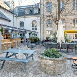 Cafe A terrasse paris  gare de l'est canal st martin