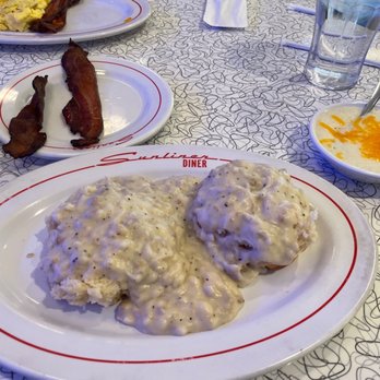 Sunliner Diner - Biscuits and gravy - Diners Near Me - Pigeon Forge, Tennessee Sunliner Diner - Biscuits and gravy - Diners Near Me - Pigeon Forge, Tennessee