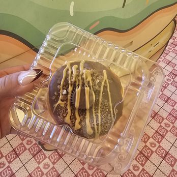 Friendly Donuts - Resses Donut - Donuts Near Me - Orange, California Friendly Donuts - Resses Donut - Donuts Near Me - Orange, California